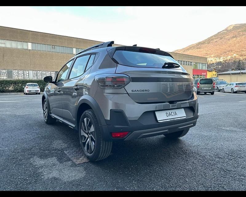 Nuova Dacia Sandero Expression 120 CV (88 kW) 2026 Verde Berlina