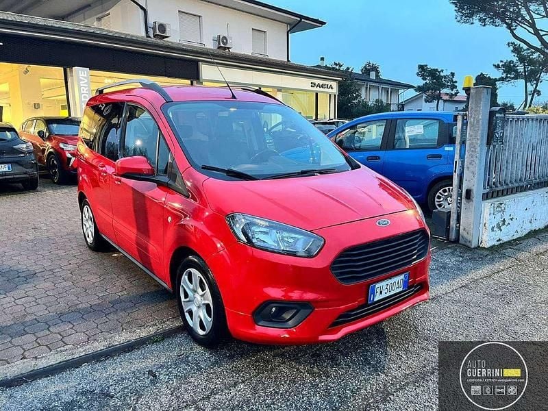 Usata Ford Tourneo Courier 101 CV (74 kW) 2019 Rosso Monovolume