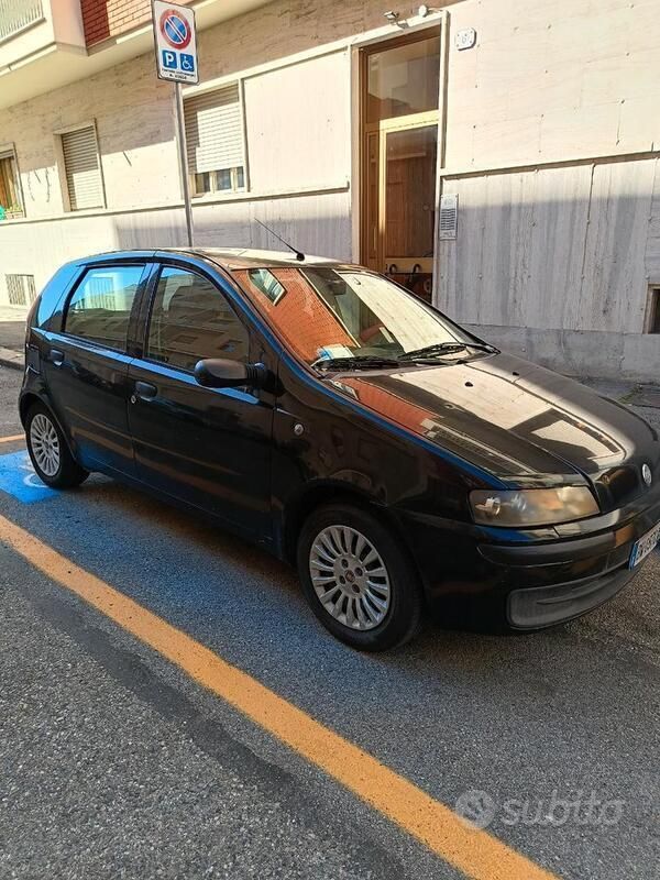 Usata Fiat Punto 60 CV (44 kW) 2001 Nero Utilitaria