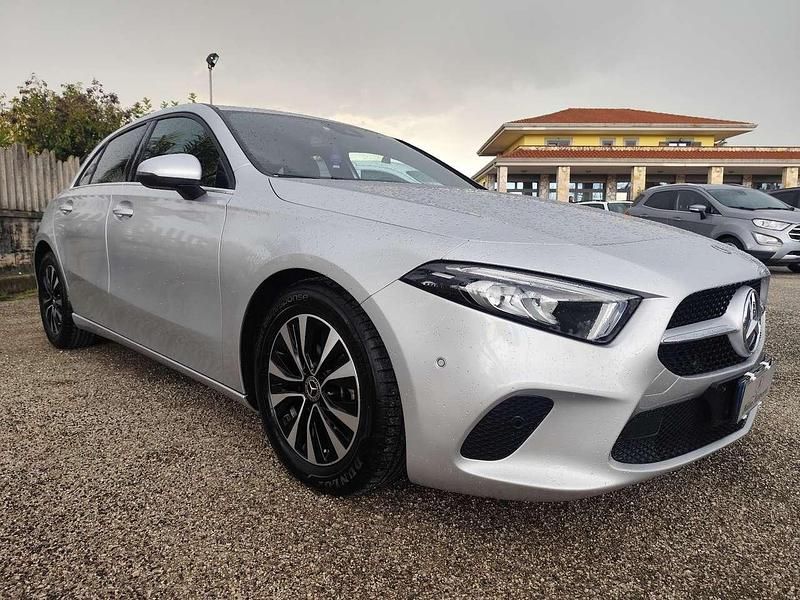 Usata Mercedes A180 Business 116 CV (85 kW) 2021 Argento Berlina