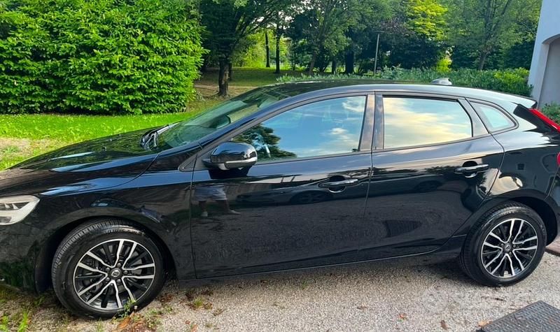 Usata Volvo V40 R-Design 120 CV (88 kW) 2019 Berlina