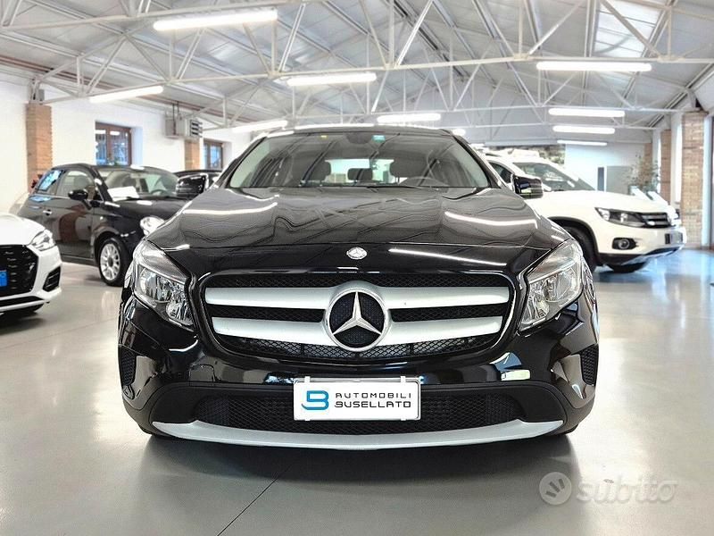 Usata Mercedes GLA180 Executive 109 CV (80 kW) 2015 Nero SUV