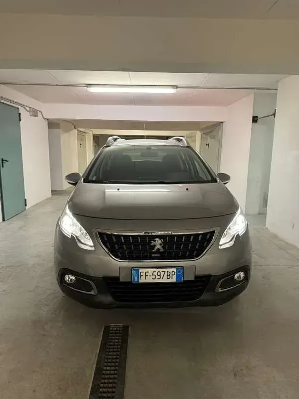 Usata Peugeot 2008 Active 75 CV (55 kW) 2016 SUV