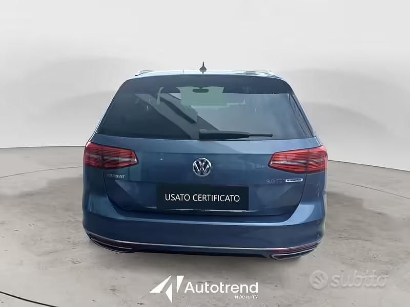 Usata VW Passat Highline 190 CV (139 kW) 2015 Blu Station wagon