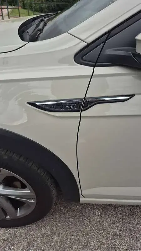 Begagnad VW Taigo R-line 110 HK (80 kW) 2023 Beige SUV