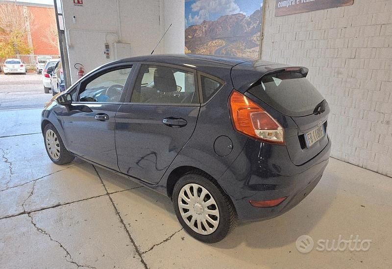 Usata Ford Fiesta 95 CV (69 kW) 2016 Blu Utilitaria