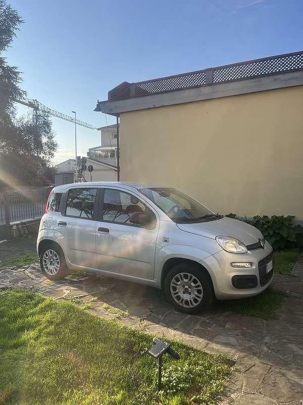 Argento Usata 2018 Fiat Panda Lounge Due volumi | 7950 € (Ottimo prezzo) - Immagine 1/4