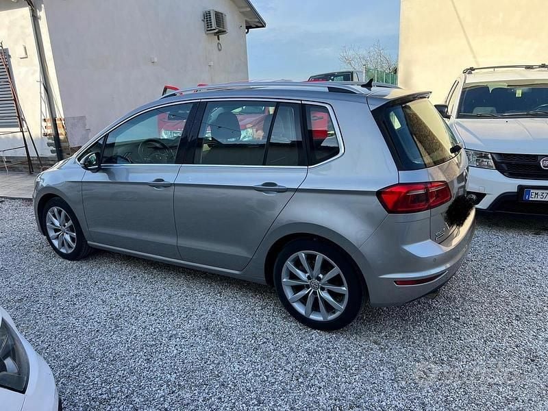 Usata VW Golf Sportsvan Executive 110 CV (80 kW) 2015 Grigio Monovolume