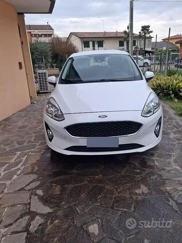 Gebraucht Ford Fiesta 86 PS (63 kW) 2018 Weiß Kleinwagen