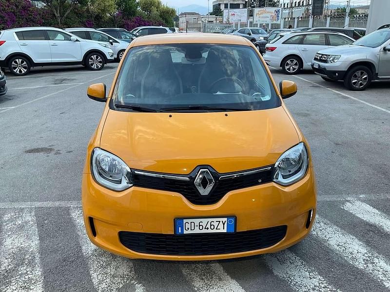 Arancione Usata 2021 Renault Twingo Zen Due volumi | 9700 € (Ottimo prezzo) - Immagine 1/4