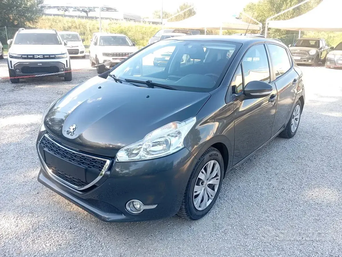 Usata Peugeot 208 Active 82 CV (60 kW) 2014 Grigio Utilitaria