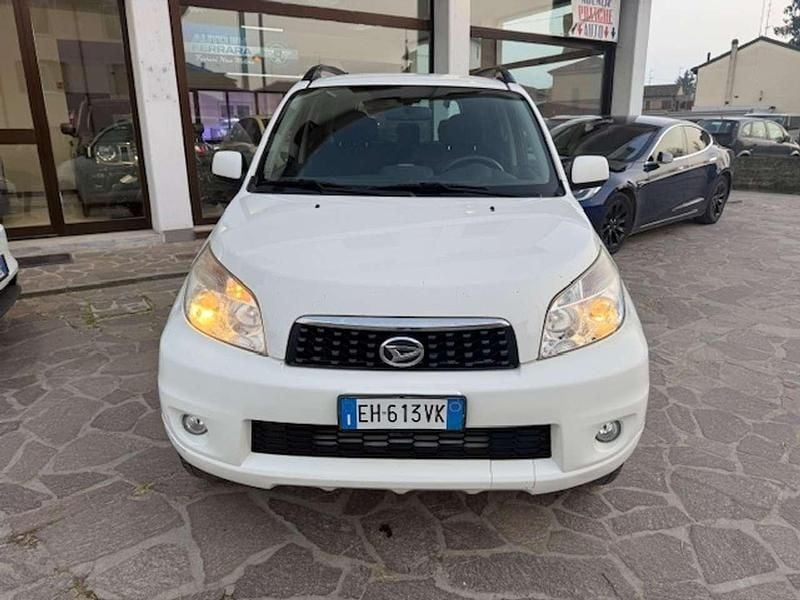 Usata Daihatsu Terios 102 CV (75 kW) 2011 Bianco SUV