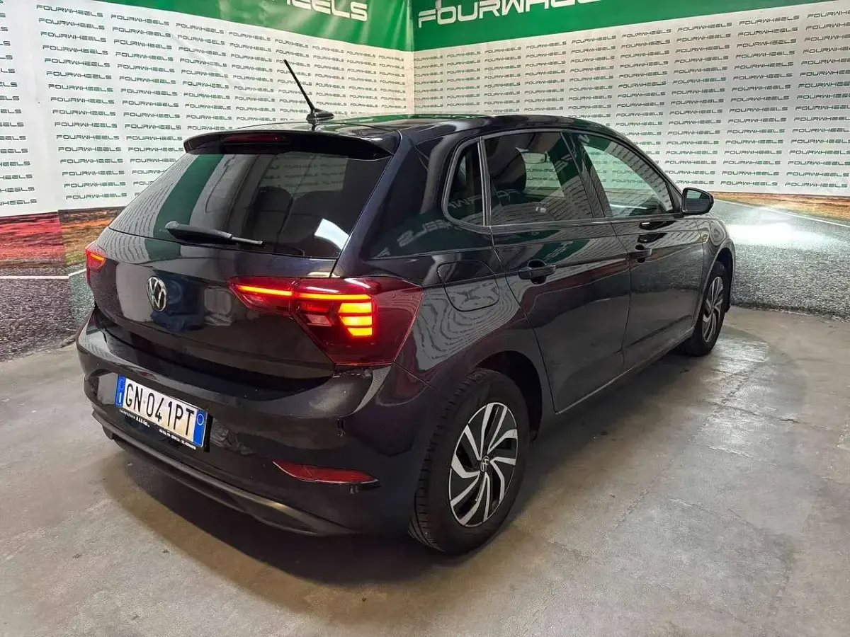 Usata VW Polo 80 CV (58 kW) 2023 Nero Utilitaria