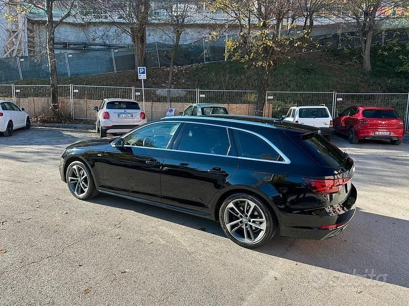 Nero Usata 2018 Audi A4 S-Line Station wagon | 16.500 € (Buon prezzo) - Immagine 1/4