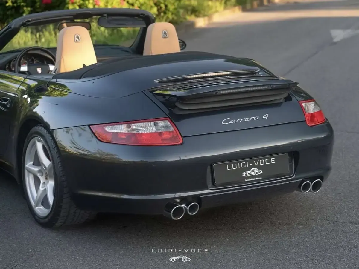 Usata Porsche 911 Carrera Cabriolet 325 CV (239 kW) 2007 Grigio Cabrio