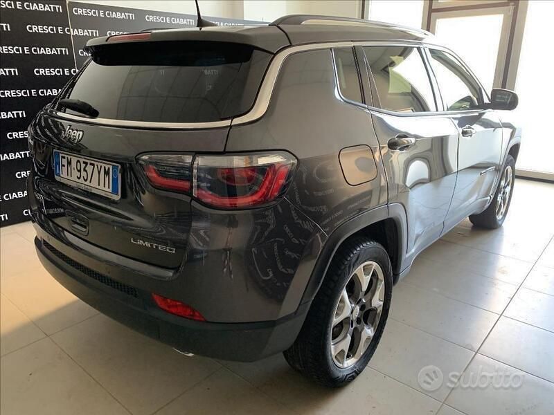 Usata Jeep Compass Limited 140 CV (102 kW) 2017 Grigio metallizzato SUV