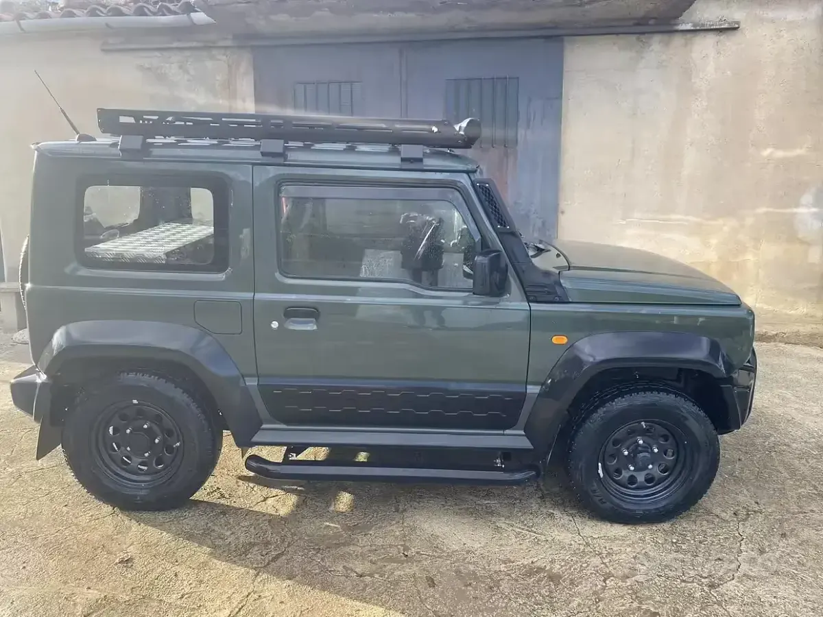 Usata Suzuki Jimny 102 CV (75 kW) 2022 Verde SUV
