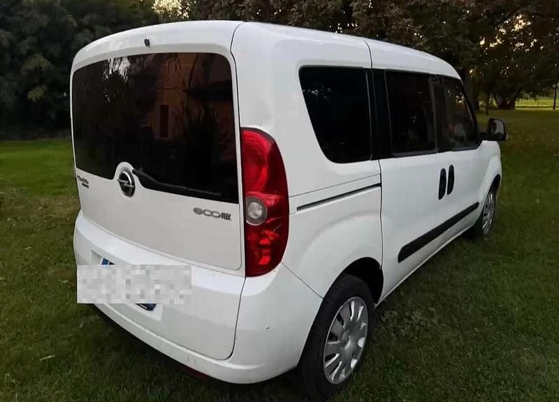 Usata Opel Combo Life 120 CV (88 kW) 2012 Bianco Furgone