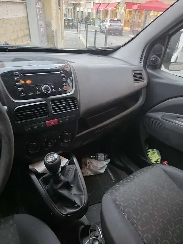Usata Fiat Doblò 116 CV (85 kW) 2011 Bianco Monovolume