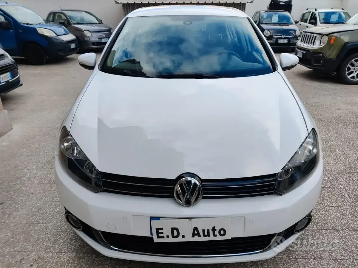 Usata VW Golf VI Trendline 105 CV (77 kW) 2010 Bianco Utilitaria