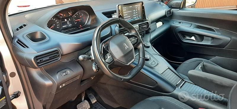 Gebraucht Peugeot Rifter Allure 131 PS (96 kW) 2020 Grau Van / Kleinbus