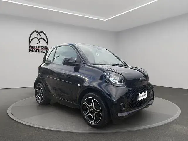 Usata Smart ForTwo Electric Drive Passion 60 kW (82 CV) 2021 Nero / black Berlina