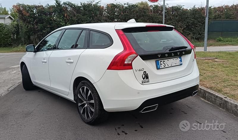 Usata Volvo V60 Dynamic 120 CV (88 kW) 2018 Bianco Station wagon