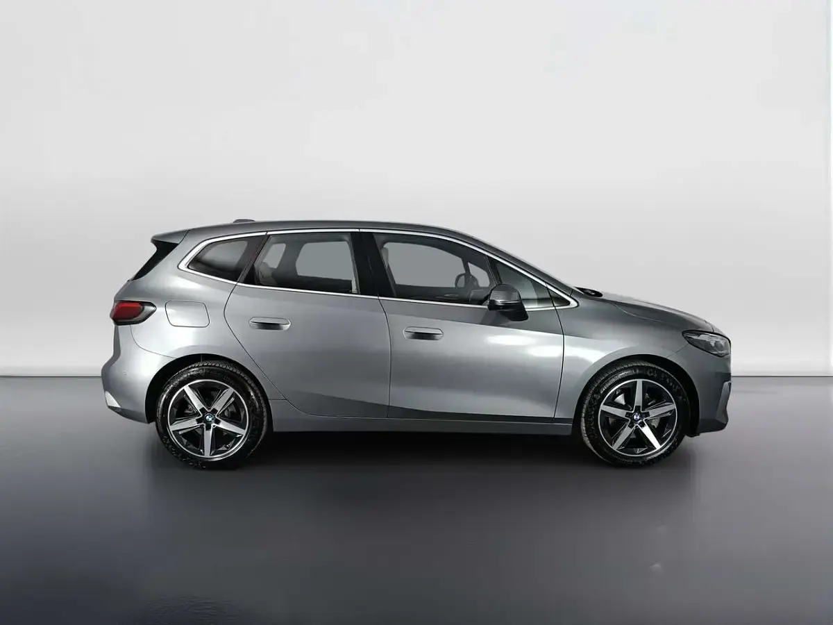 Usata BMW 218 Active Tourer Luxury Line 150 CV (110 kW) 2023 Grigio Monovolume