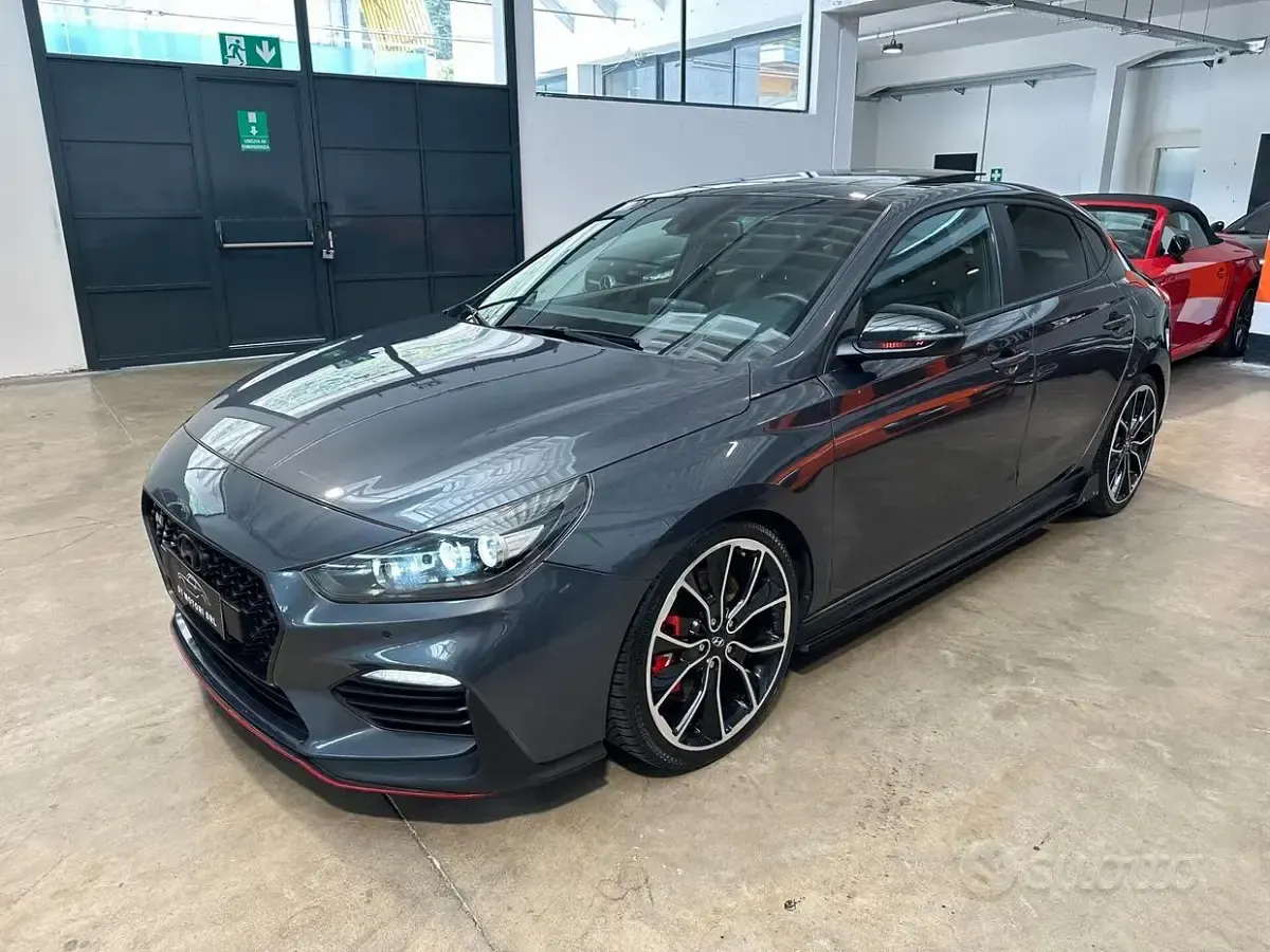 Usata Hyundai i30 N Performance 275 CV (202 kW) 2020 Grigio Berlina