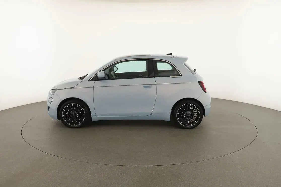 Usata Fiat 500e La Prima 86 kW (118 CV) 2021 Blu Utilitaria