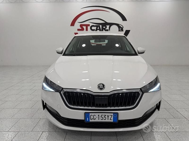 Usata Skoda Scala Ambition 110 CV (80 kW) 2021 Bianco Utilitaria