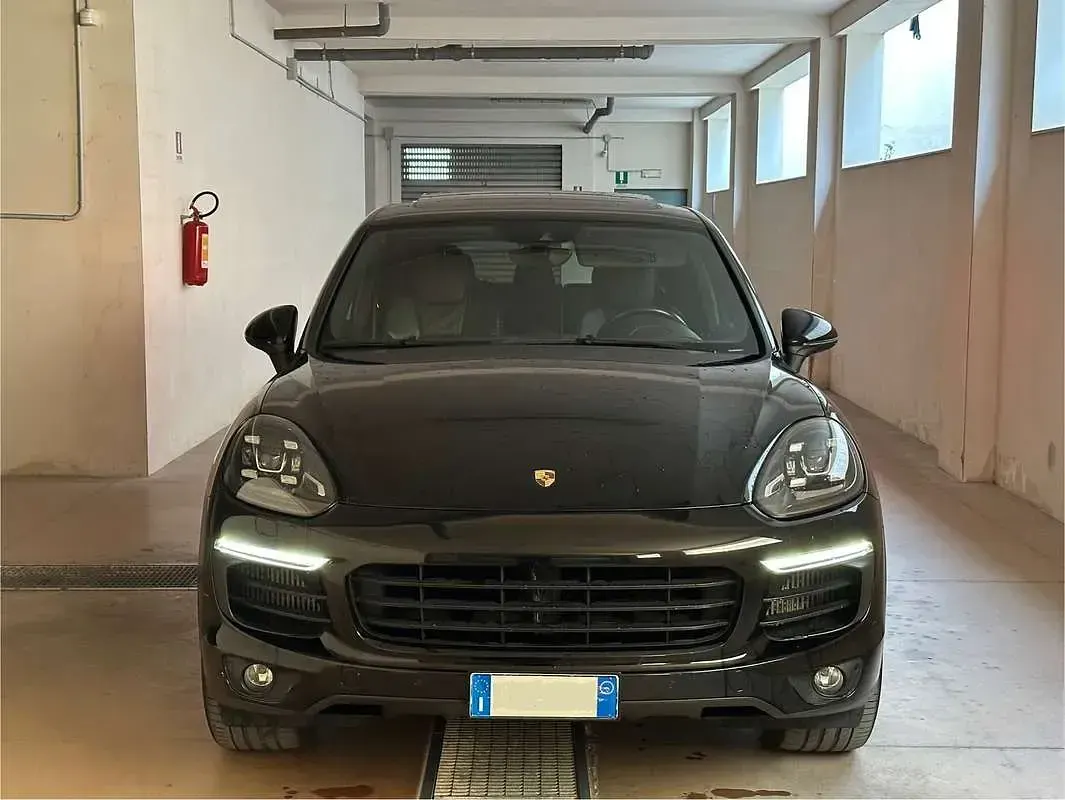 Usata Porsche Cayenne Platinum Edition 250 CV (183 kW) 2017 SUV