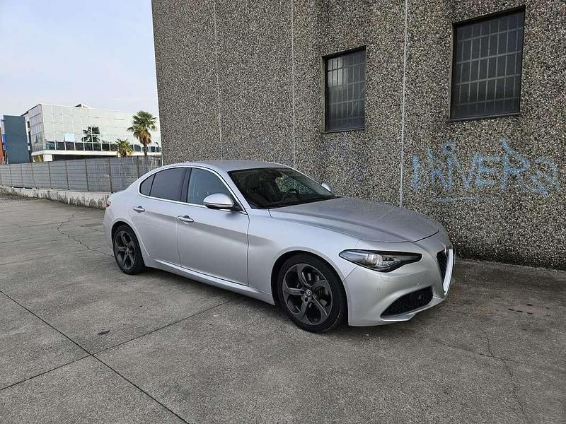 Usata 2016 Alfa Romeo Giulia Super Tre volumi | 16.500 € (Buon prezzo) - Immagine 1/4