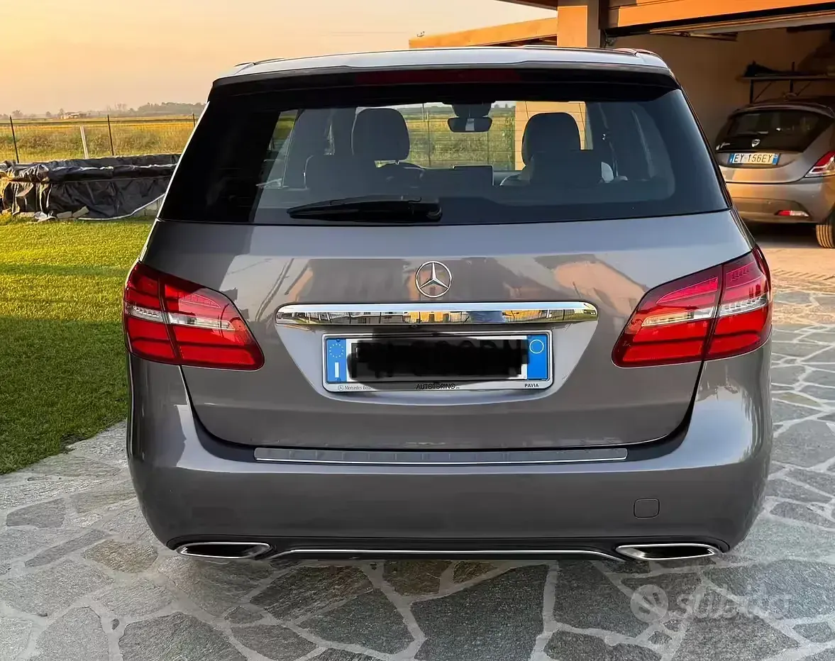Usata Mercedes B180 2018 Grigio Utilitaria