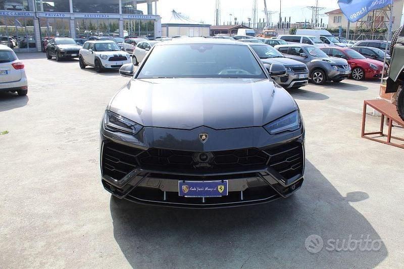 Usata Lamborghini Urus 658 CV (483 kW) 2022 Grigio SUV