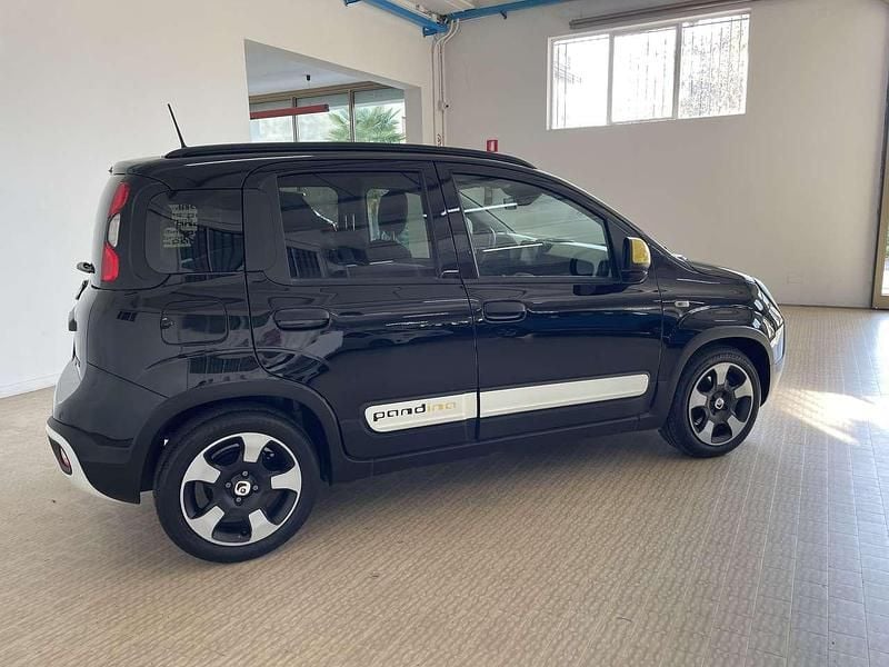 Usata Fiat Panda Cross Cross 69 CV (50 kW) 2024 Nero cinema Utilitaria