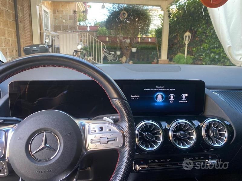 Usata Mercedes GLA200 Premium Plus 150 CV (110 kW) 2023 Grigio SUV