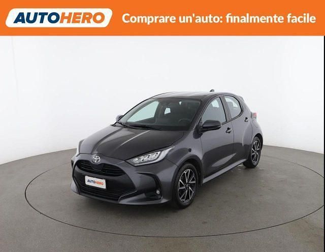 Grigio Usata 2022 Toyota Yaris Trend Tre volumi | 15.499 € (Buon prezzo) - Immagine 1/2