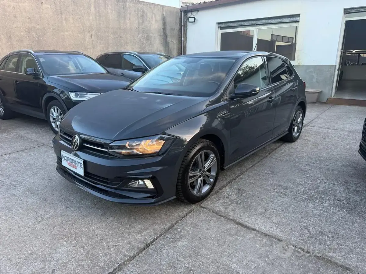 Usata VW Polo R-line 150 CV (110 kW) 2021 Grigio Utilitaria