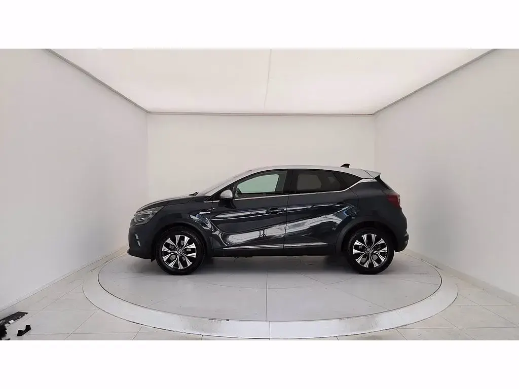 Usata Renault Captur Techno 143 CV (105 kW) 2023 Blu marino SUV