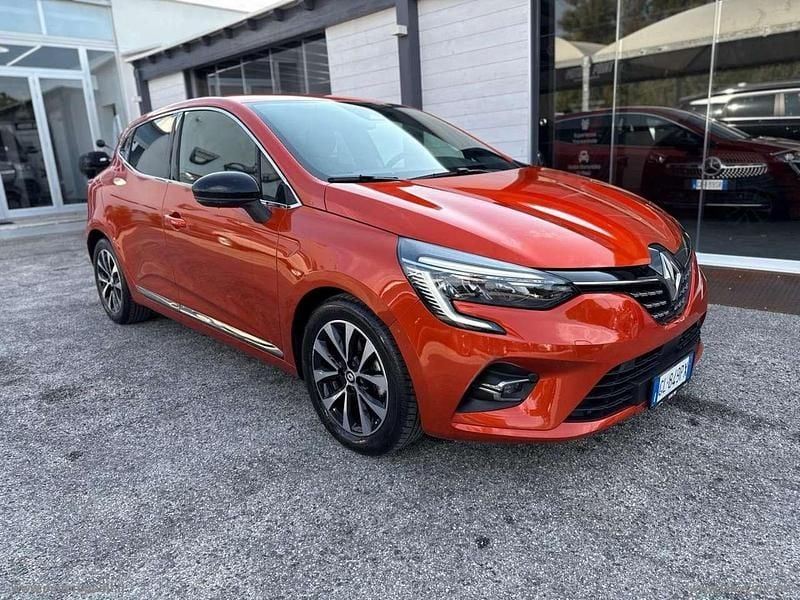 Usata Renault Clio V Evolution 145 CV (106 kW) 2023 Arancione Berlina