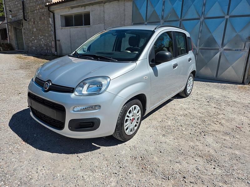 Usata Fiat Panda Lounge 75 CV (55 kW) 2013 Argento Utilitaria