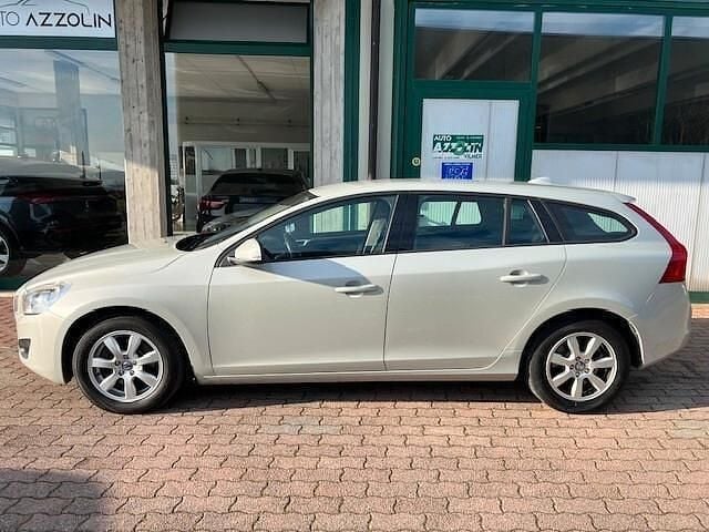 Usata Volvo V60 Momentum 114 CV (83 kW) 2012 Grigio Station wagon