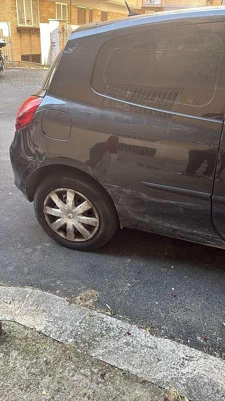 Usata Renault Clio II 65 CV (47 kW) 2010 Berlina