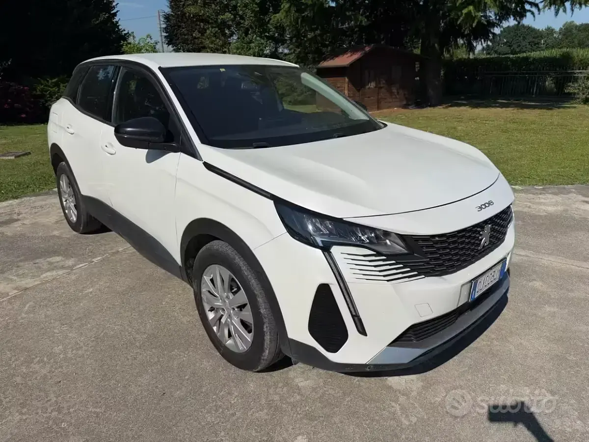 Usata Peugeot 3008 Active 131 CV (96 kW) 2023 Bianco SUV