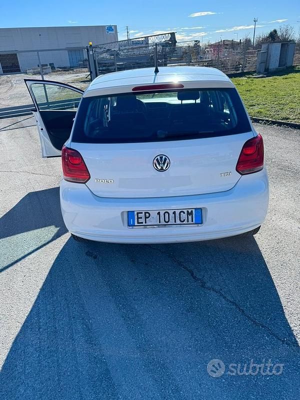 Usata VW Polo Comfortline 75 CV (55 kW) 2013 Bianco Utilitaria