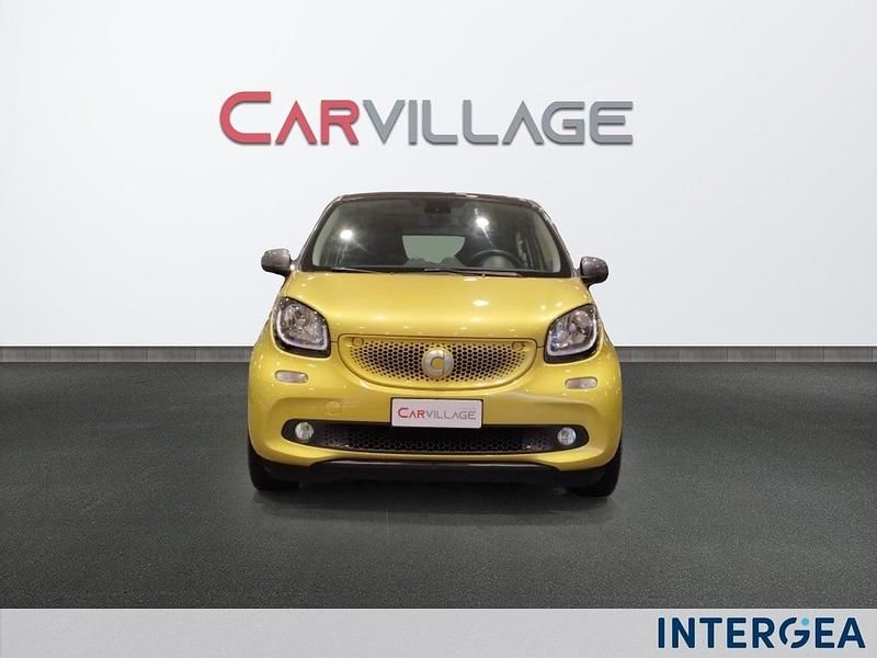 Usata Smart ForFour Passion 71 CV (52 kW) 2016 Oro Utilitaria