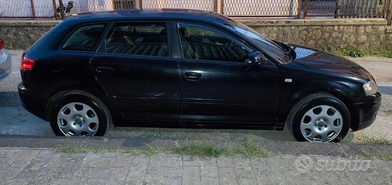 Nero Usata 2006 Audi A3 Tre volumi | 2150 € (Super prezzo) - Immagine 1/4