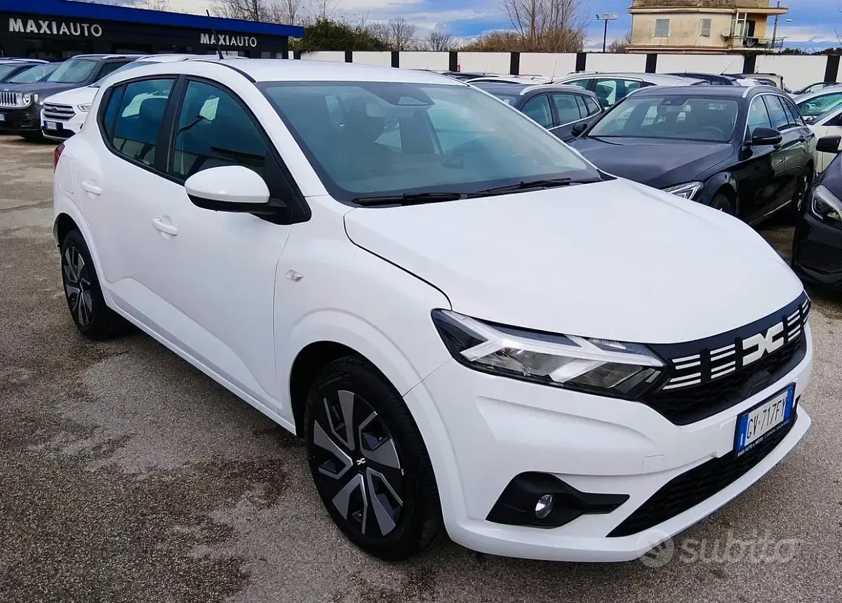 Usata Dacia Sandero Expression 66 CV (48 kW) 2024 Bianco Berlina