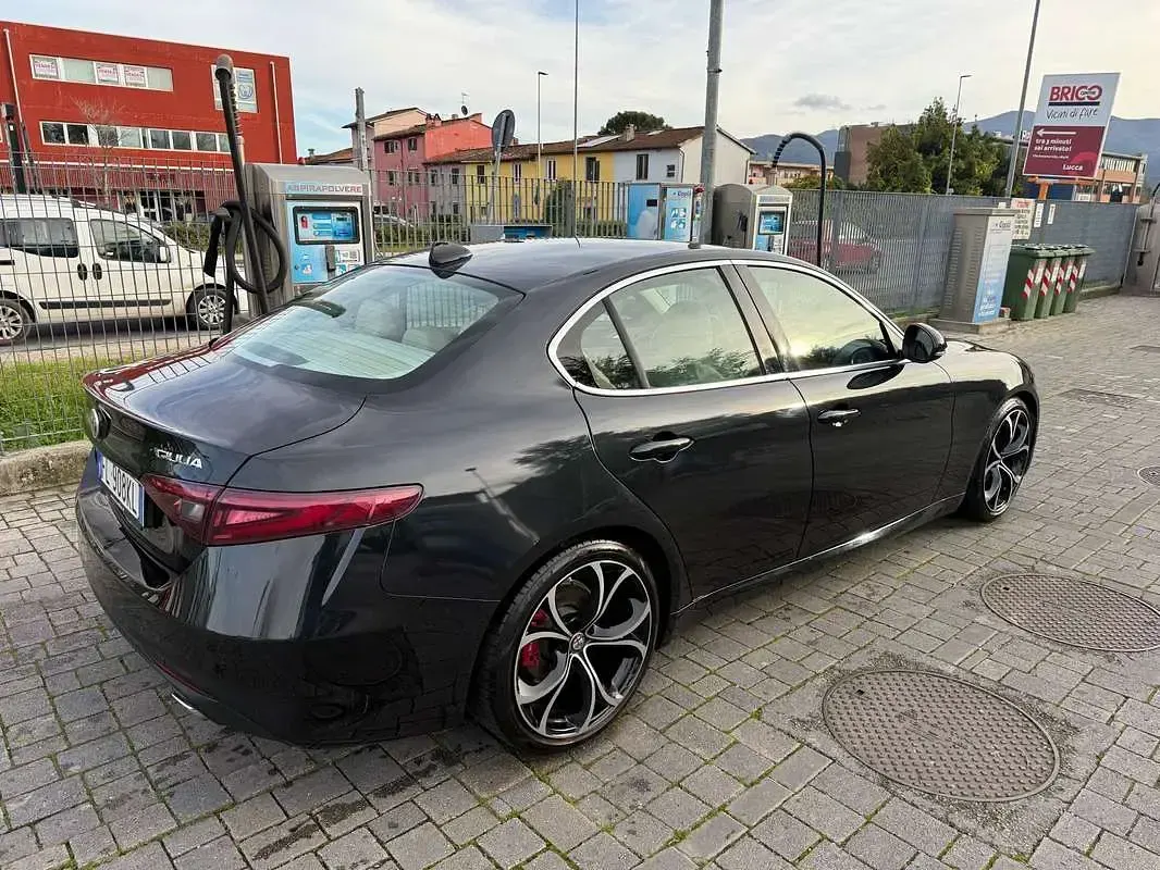 Usado Alfa Romeo Giulia Super 179 HP (131 kW) 2017 Sedan